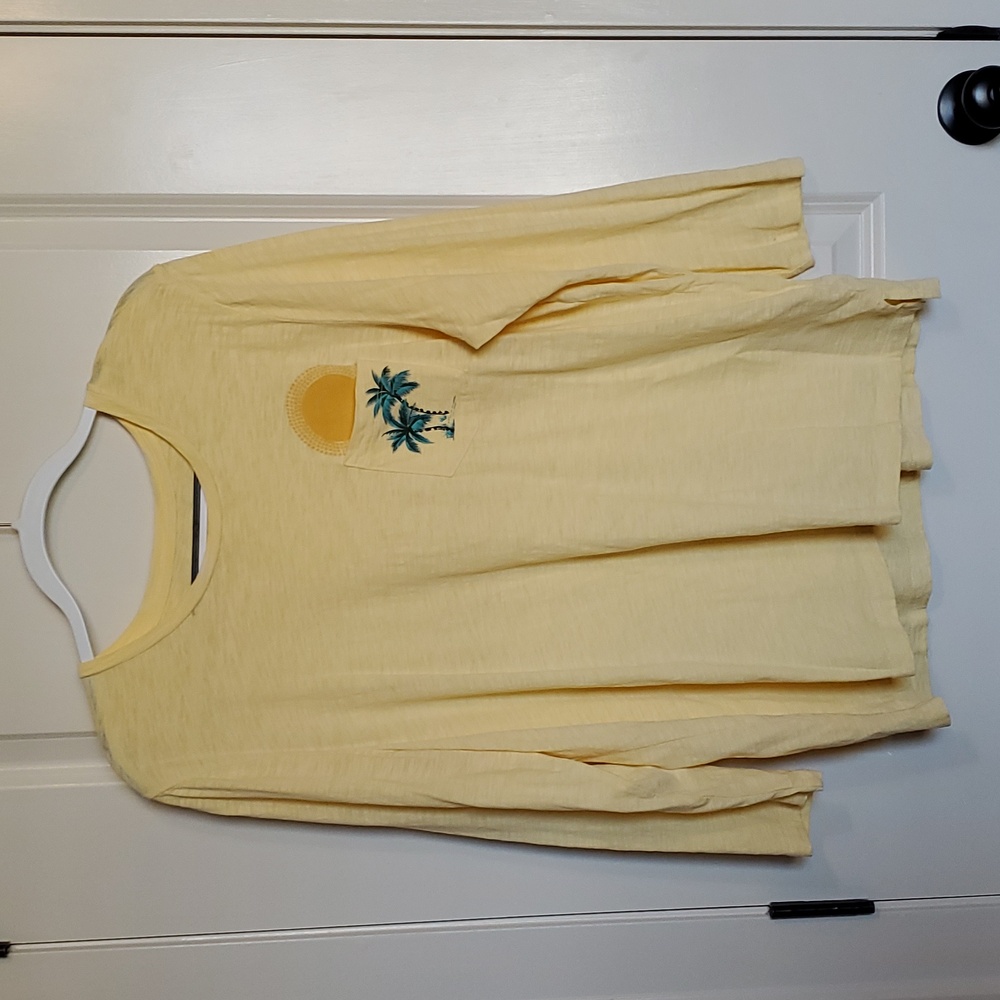 🌲 🟦 Old Navy Yellow Long Sleeve Tee with Palmtree Design NWOT - Picture 3 of 4